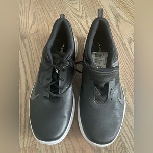 Nike women’s golfing shoes. Size 7, never worn.